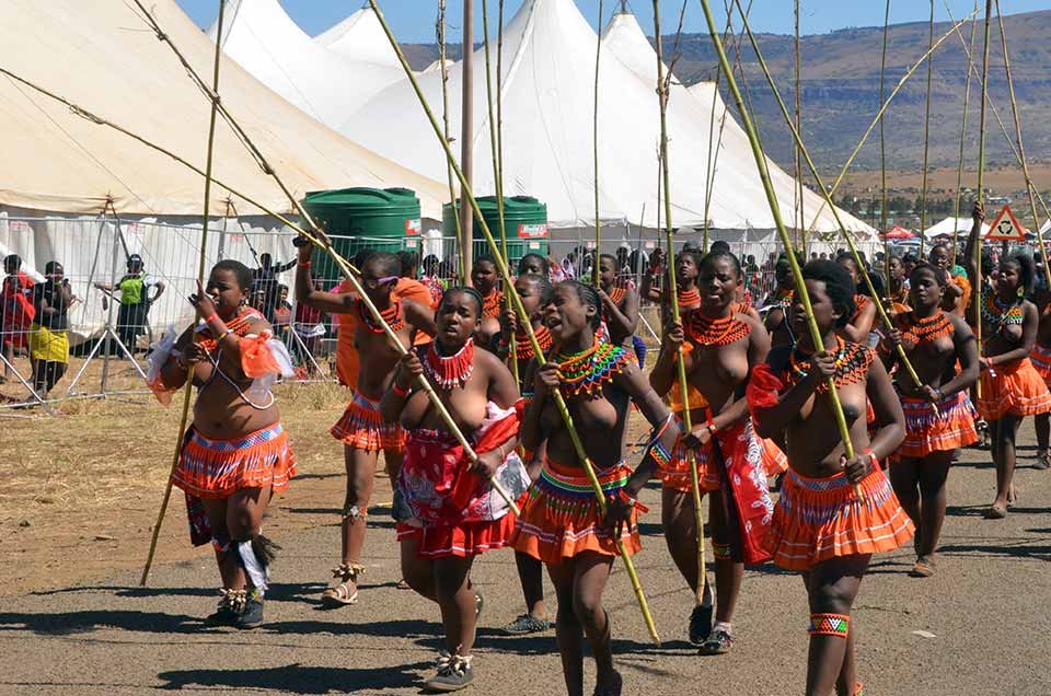 Zulu Safaris - DURBAN - South Africa - Seasonal Royal Reed Dance Day Tour
